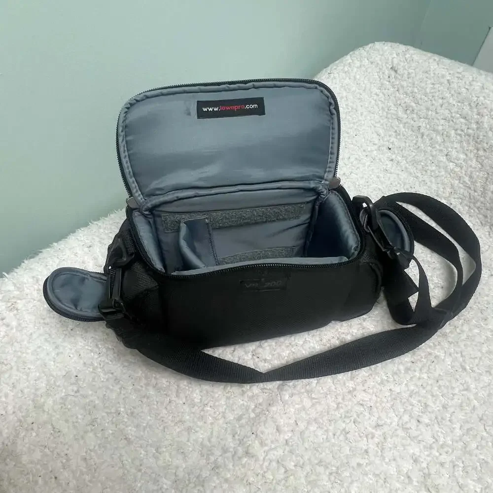 Lowepro VS 200 Padded Camera Shoulder Bag Black